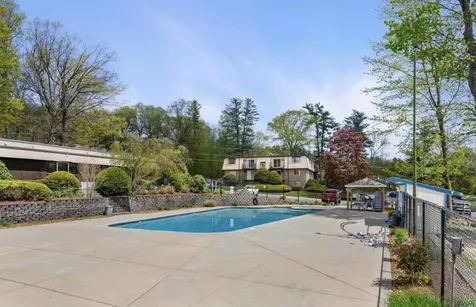 3 Pembroke Drive Derry NH 03038