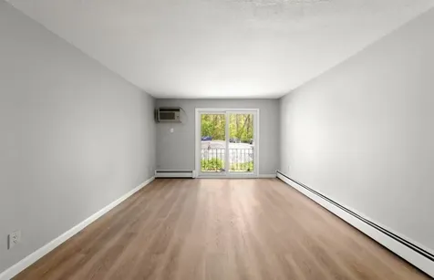 3 Pembroke Drive Derry NH 03038