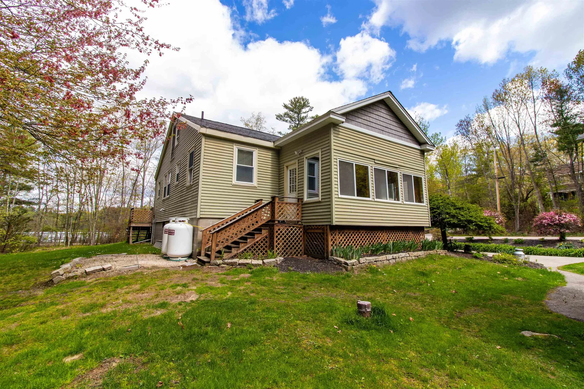60 Robinson Road Hudson NH 03051