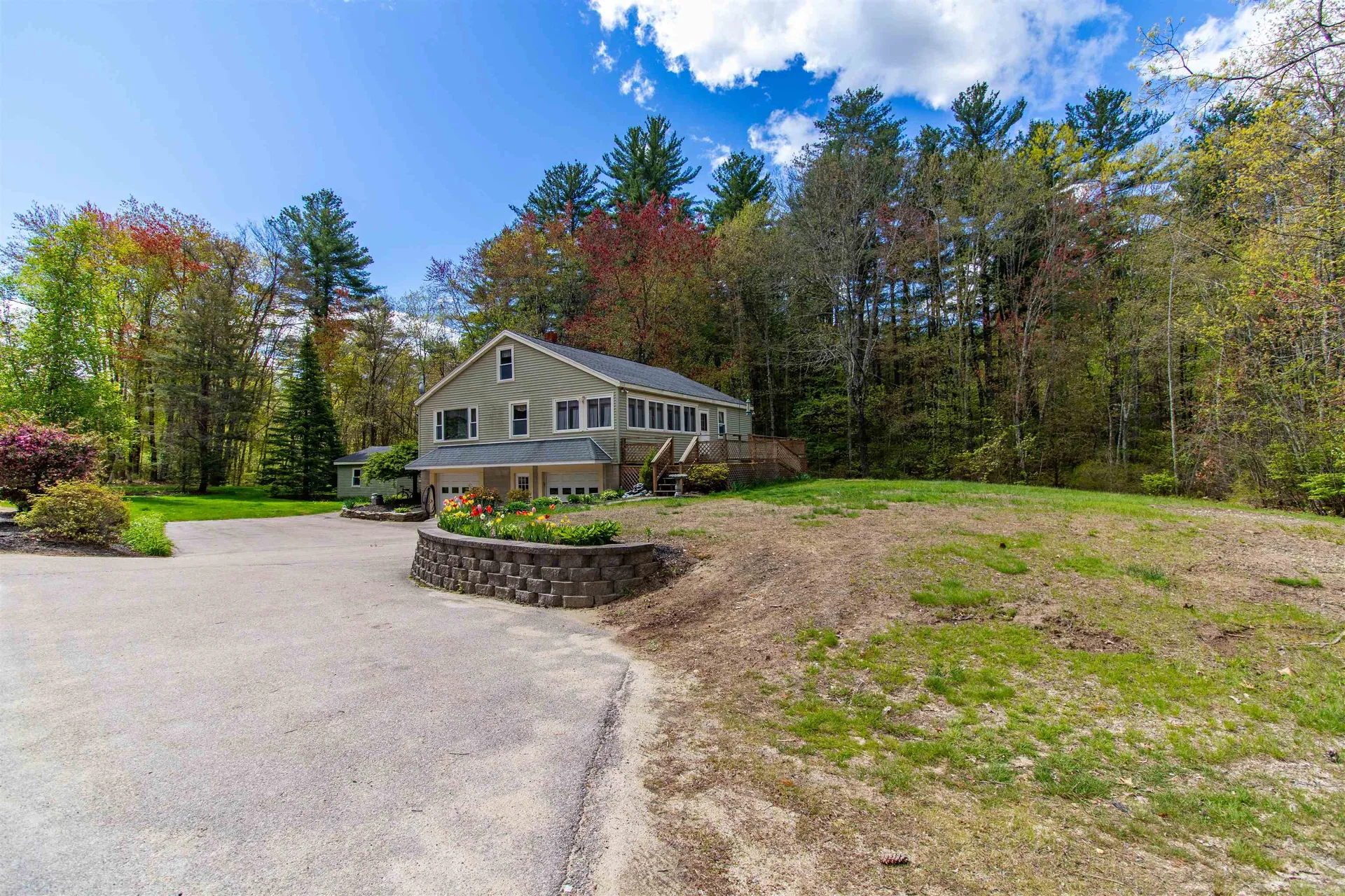 60 Robinson Road Hudson NH 03051