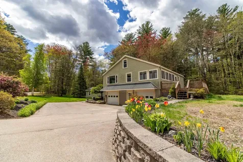 60 Robinson Road Hudson NH 03051
