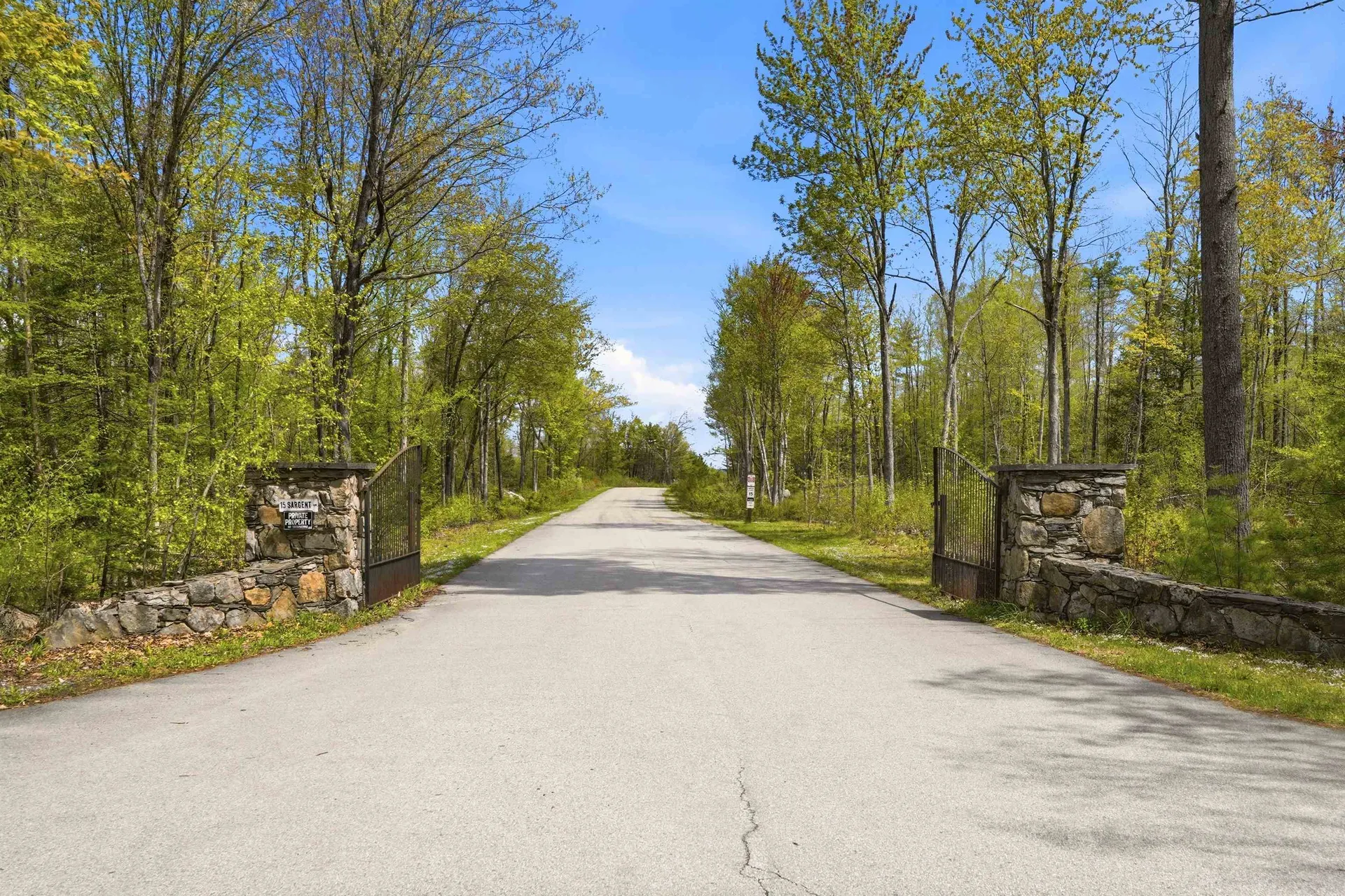 15 Sargent Drive Raymond NH 03077