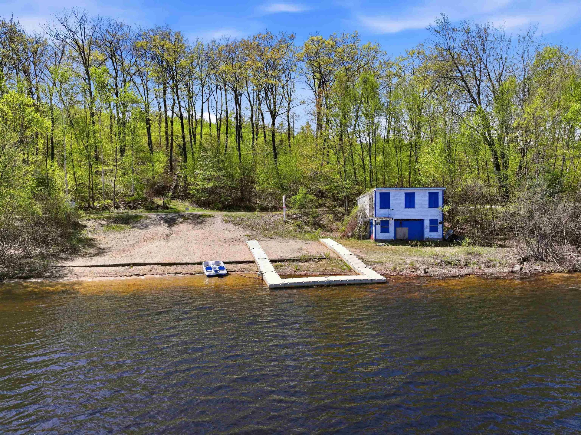 15 Sargent Drive Raymond NH 03077