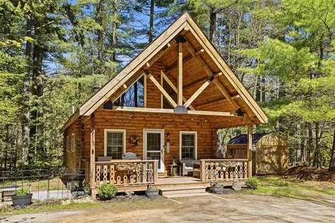 15 Sargent Drive Raymond NH 03077