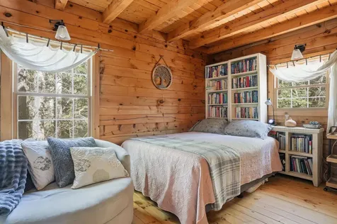 15 Sargent Drive Raymond NH 03077