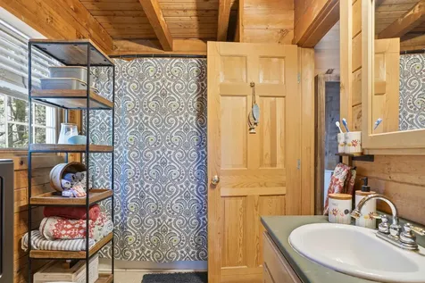 15 Sargent Drive Raymond NH 03077