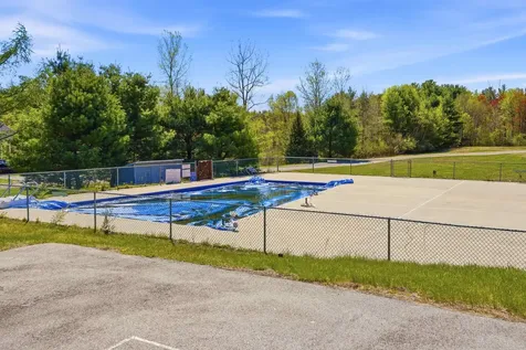 15 Sargent Drive Raymond NH 03077