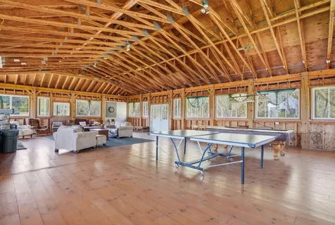 15 Sargent Drive Raymond NH 03077