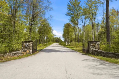 15 Sargent Drive Raymond NH 03077