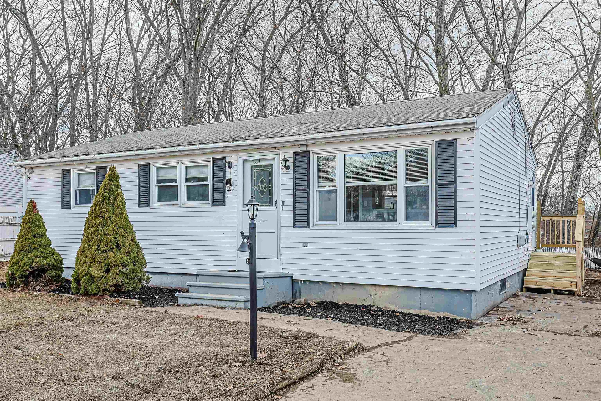 9 Oneida Circle Nashua NH 03060