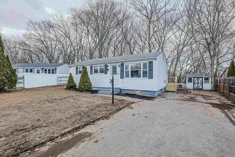 9 Oneida Circle Nashua NH 03060