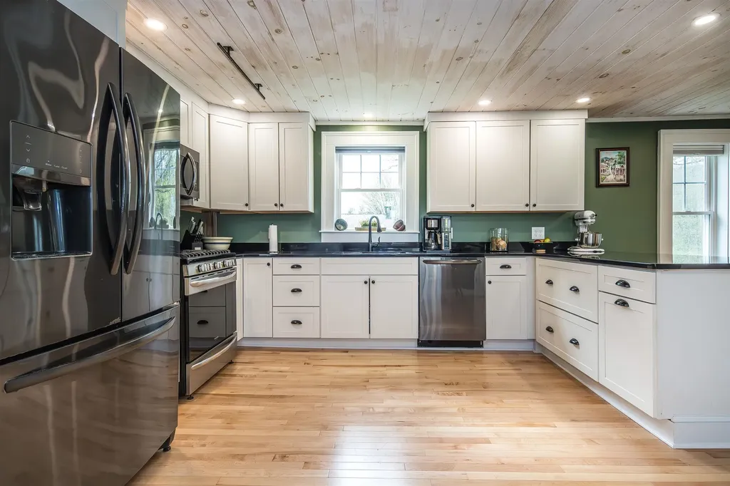 31 West Street Middletown Springs VT 05757