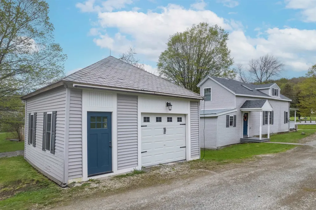 31 West Street Middletown Springs VT 05757