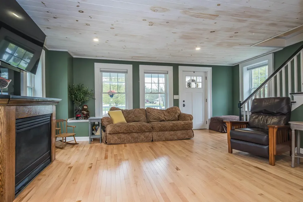 31 West Street Middletown Springs VT 05757