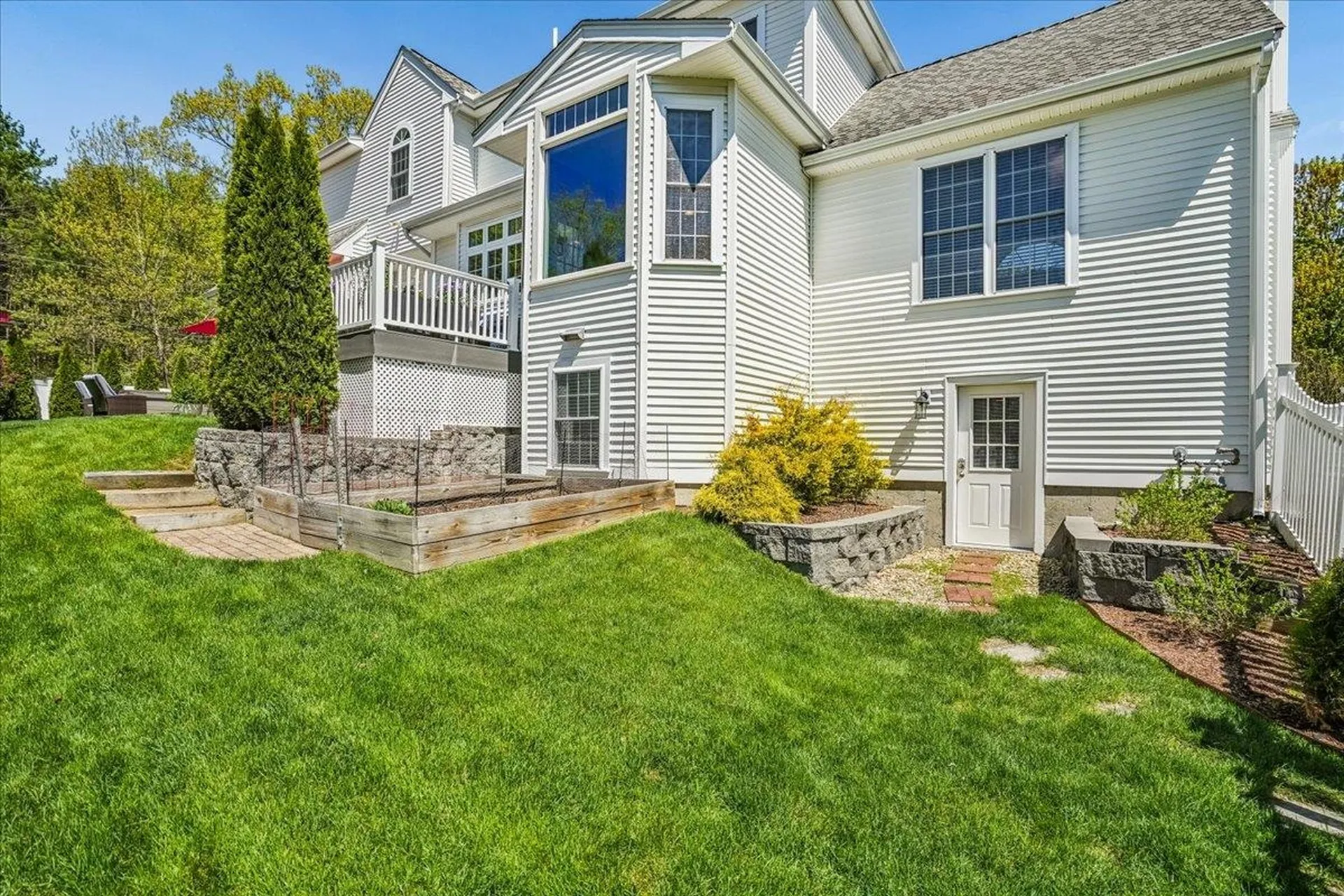3 Crimson Court Nashua NH 03063