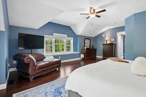 3 Crimson Court Nashua NH 03063