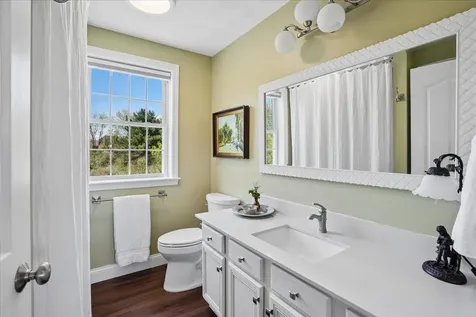 3 Crimson Court Nashua NH 03063