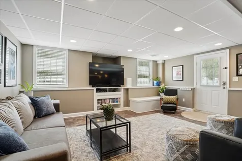 3 Crimson Court Nashua NH 03063