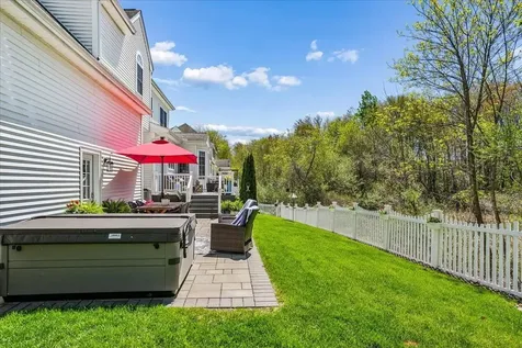 3 Crimson Court Nashua NH 03063