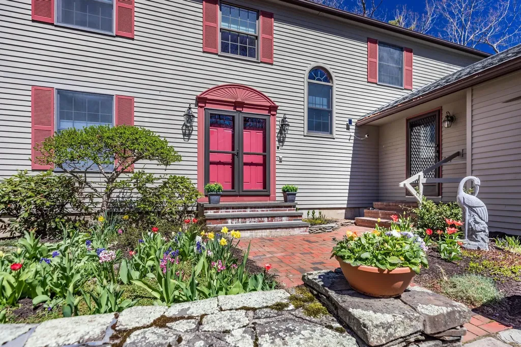 3 Swan Terrace Greenland NH 03840