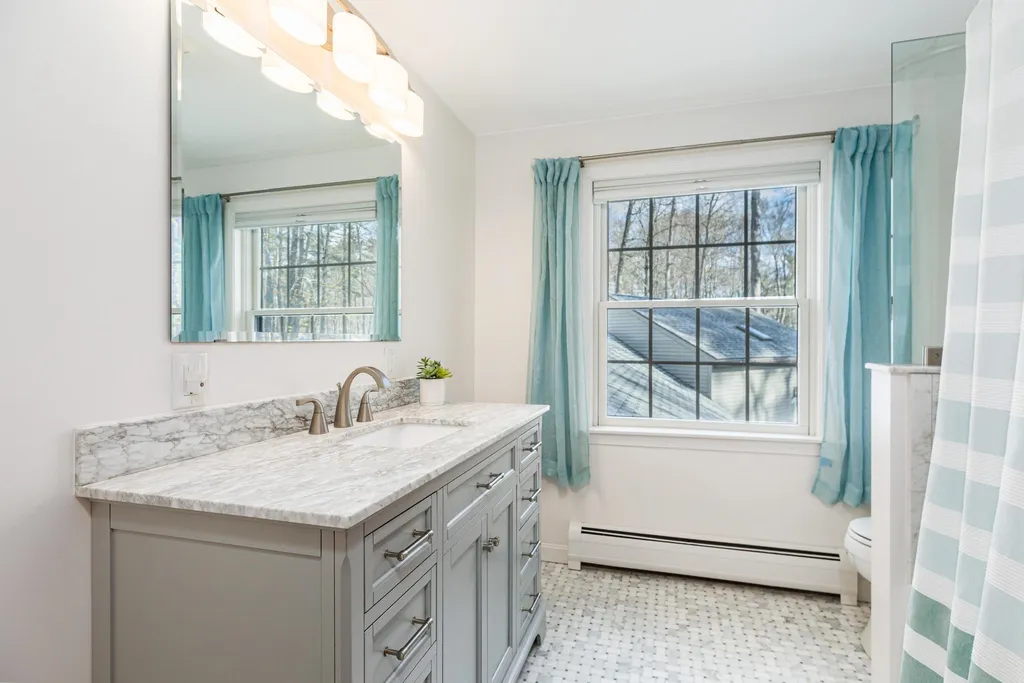 3 Swan Terrace Greenland NH 03840