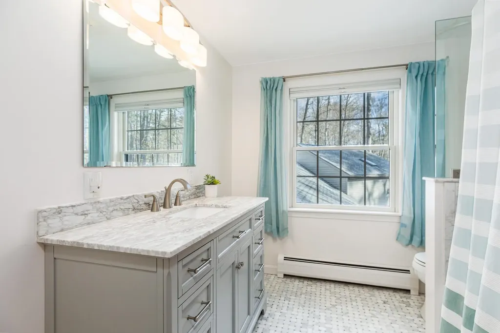 3 Swan Terrace Greenland NH 03840