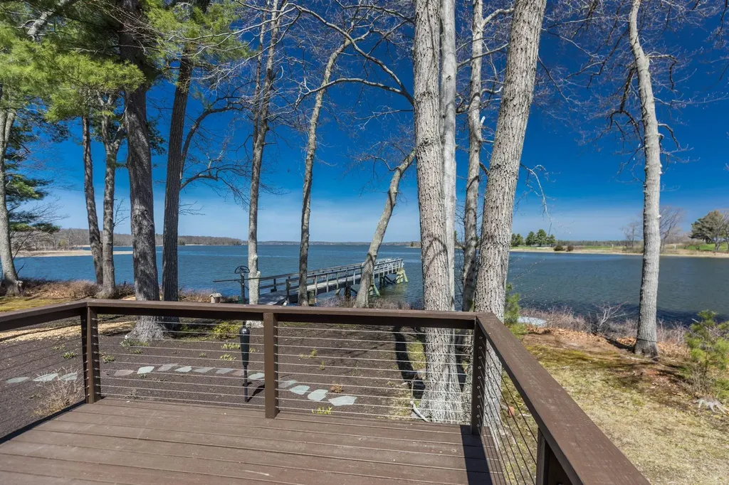 3 Swan Terrace Greenland NH 03840
