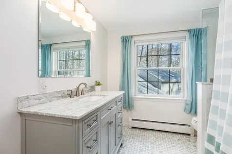 3 Swan Terrace Greenland NH 03840