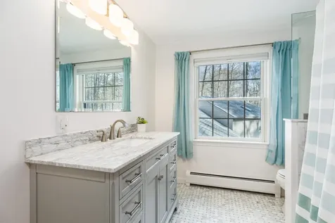 3 Swan Terrace Greenland NH 03840