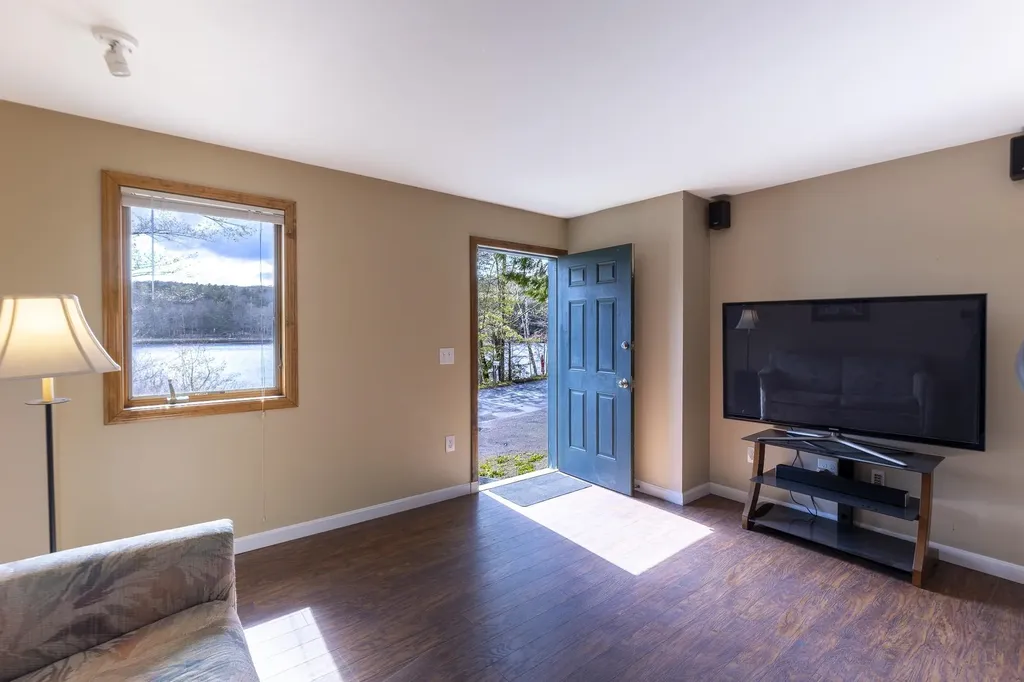 1068 Goose Pond Road Canaan NH 03741
