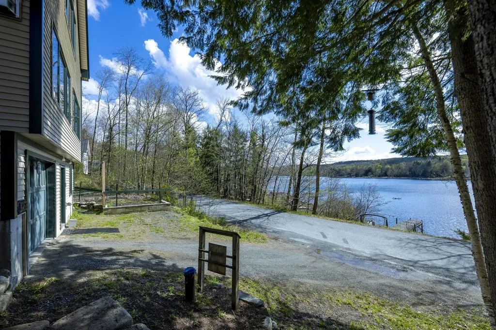 1068 Goose Pond Road Canaan NH 03741