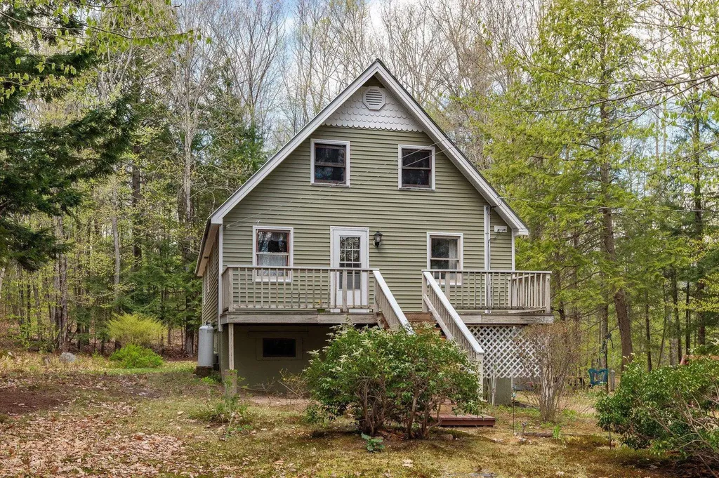 25 Brewster Hill Road Tamworth NH 03886