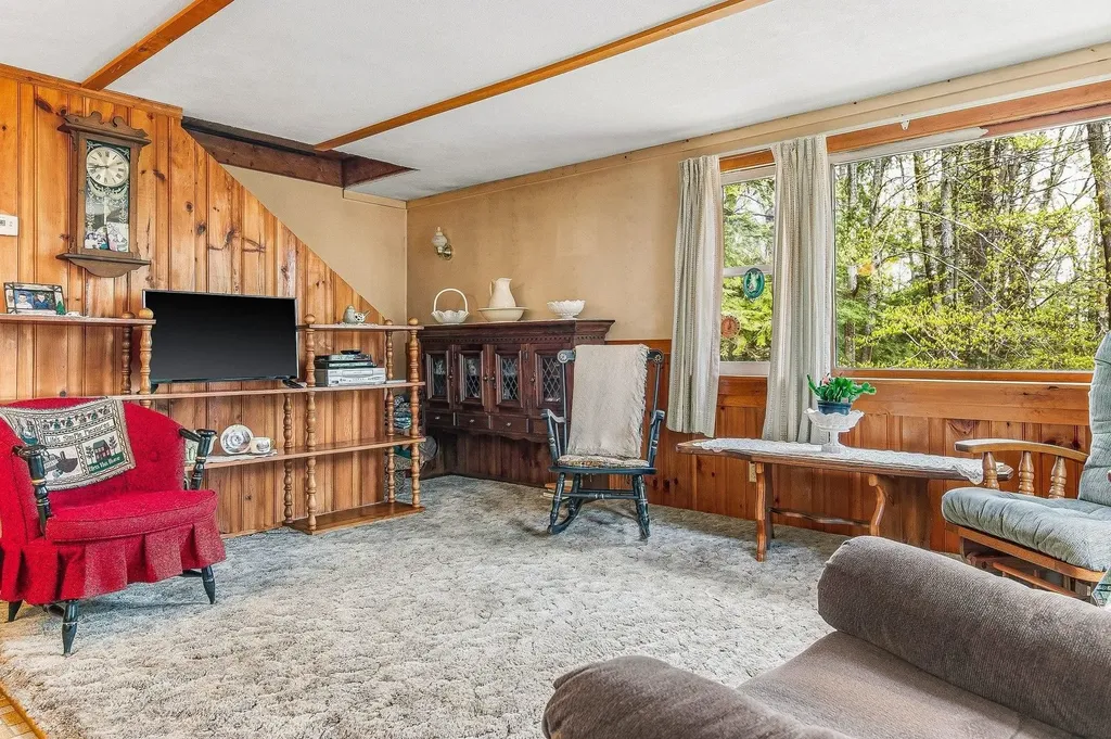 25 Brewster Hill Road Tamworth NH 03886