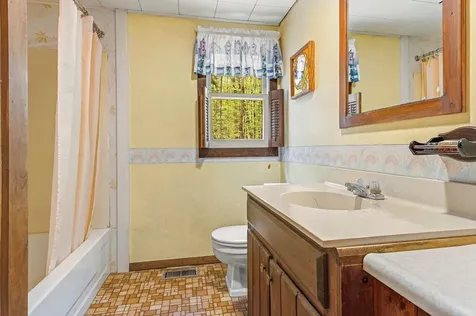 25 Brewster Hill Road Tamworth NH 03886