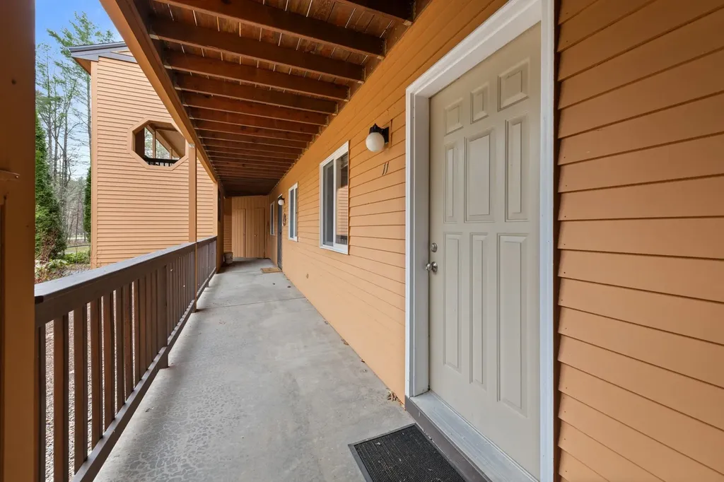 15 Tennis Lane Thornton NH 03285
