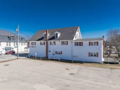 27 Carroll Street Pittsfield NH 03263