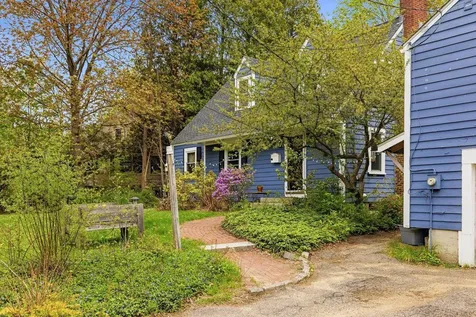 26 Edgewood Road Durham NH 03824