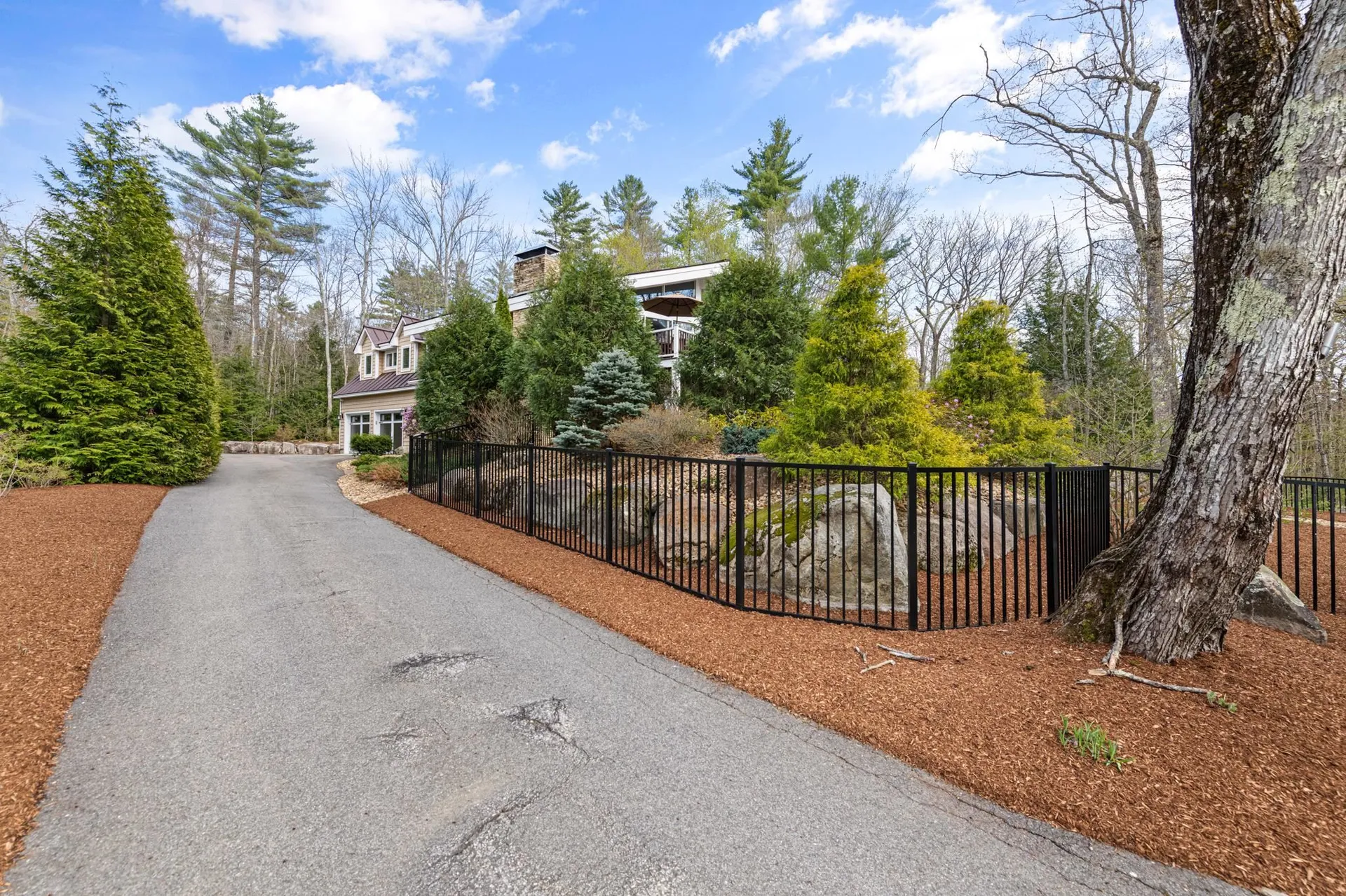 11 Stone Gate Road Hebron NH 03241