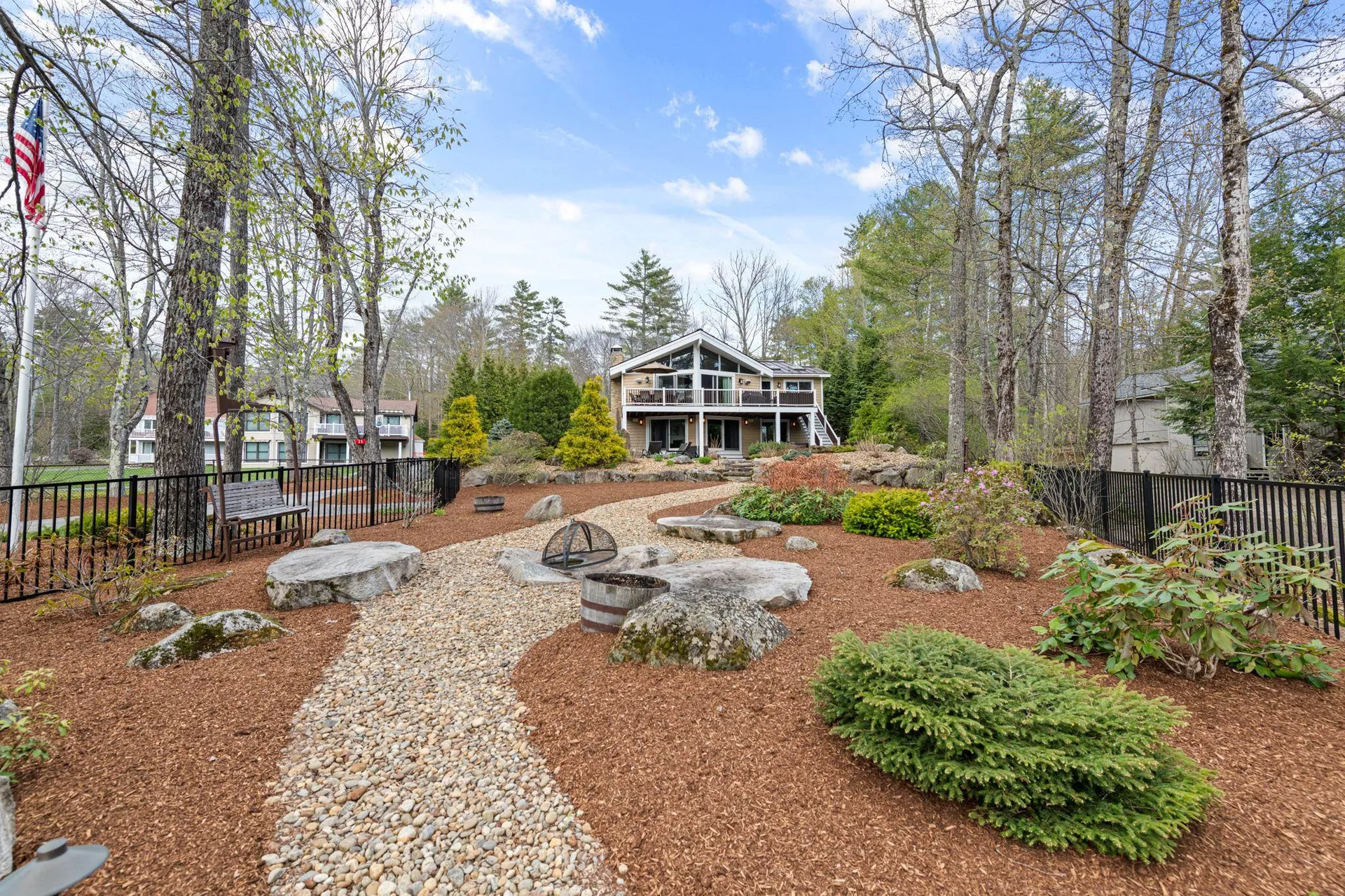 11 Stone Gate Road Hebron NH 03241