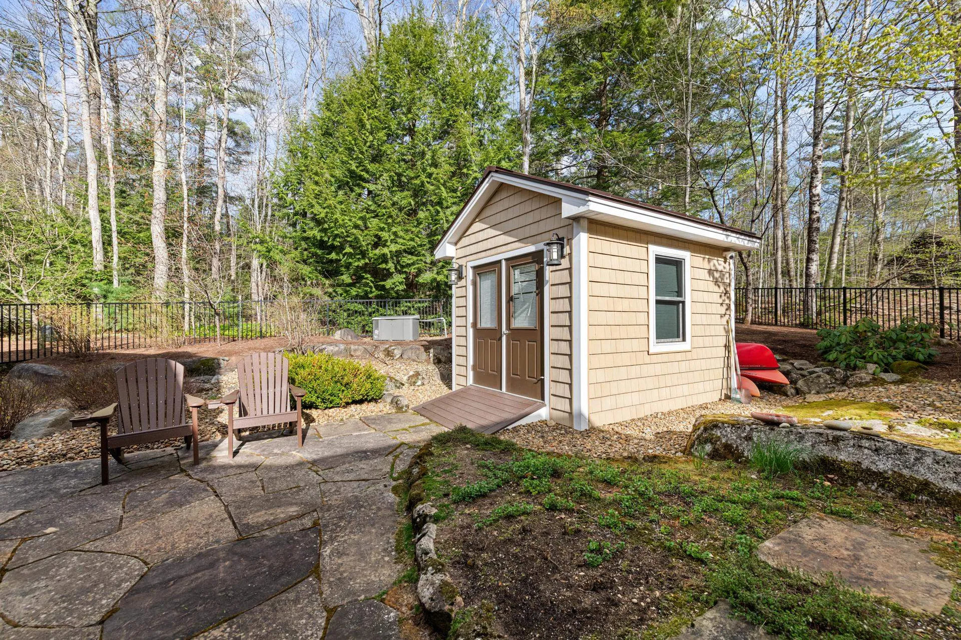 11 Stone Gate Road Hebron NH 03241