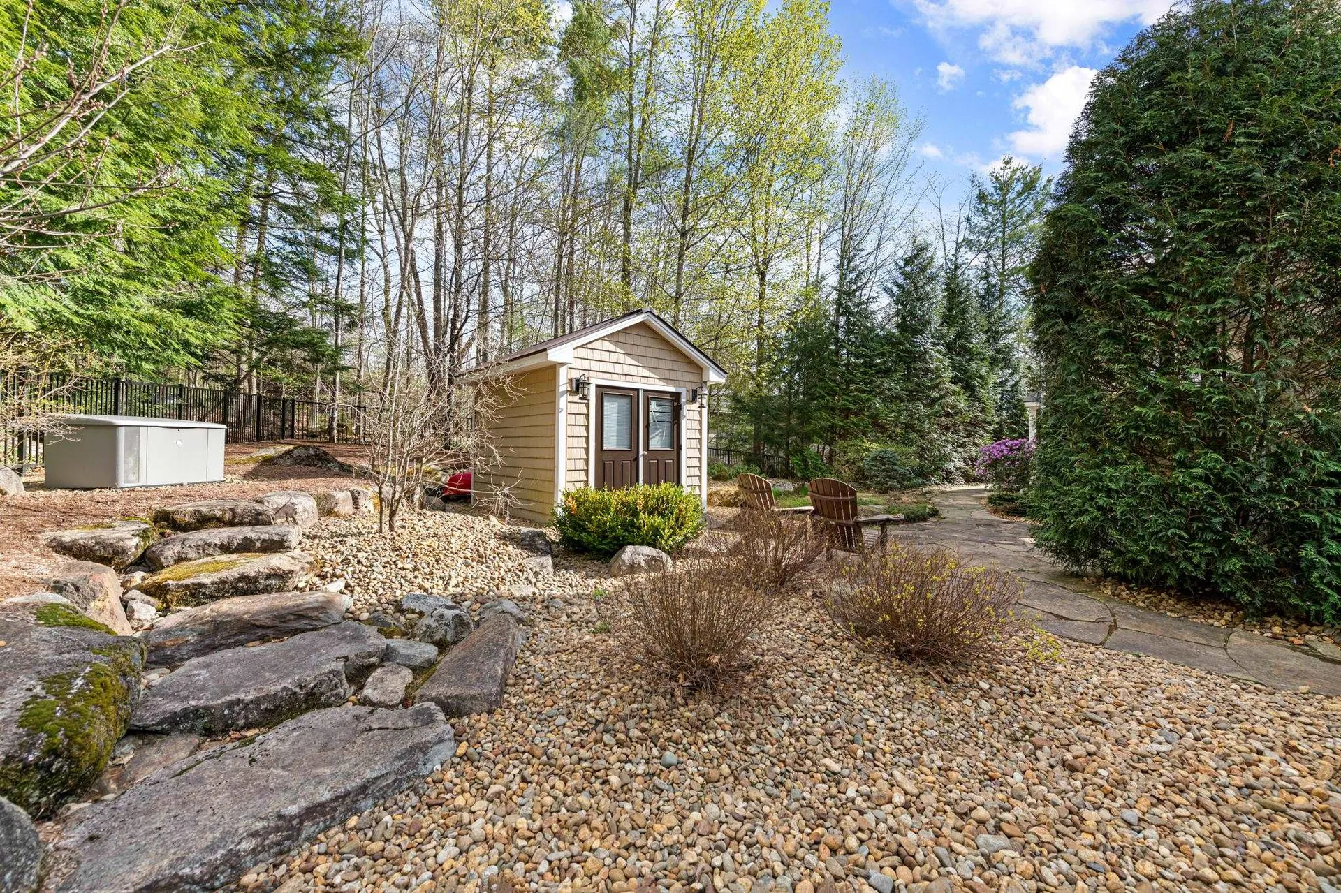 11 Stone Gate Road Hebron NH 03241