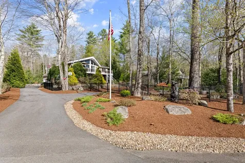 11 Stone Gate Road Hebron NH 03241