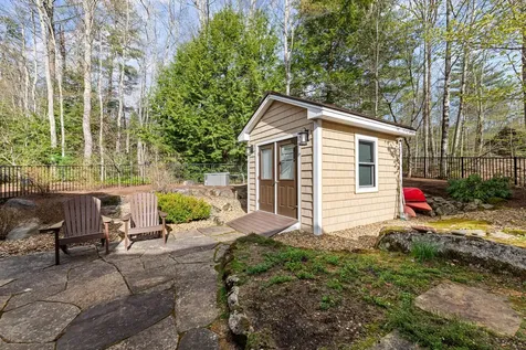 11 Stone Gate Road Hebron NH 03241