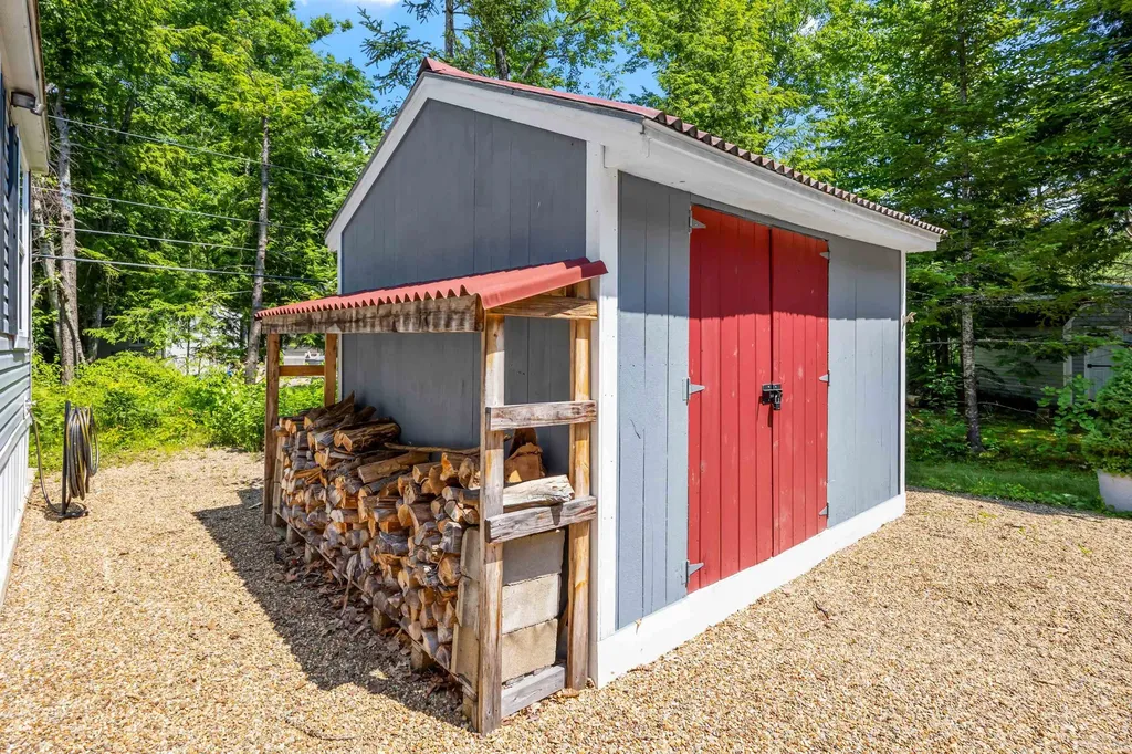 12 Barvel Whang Road Tuftonboro NH 03816