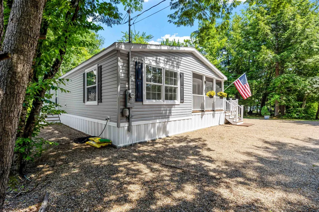 12 Barvel Whang Road Tuftonboro NH 03816