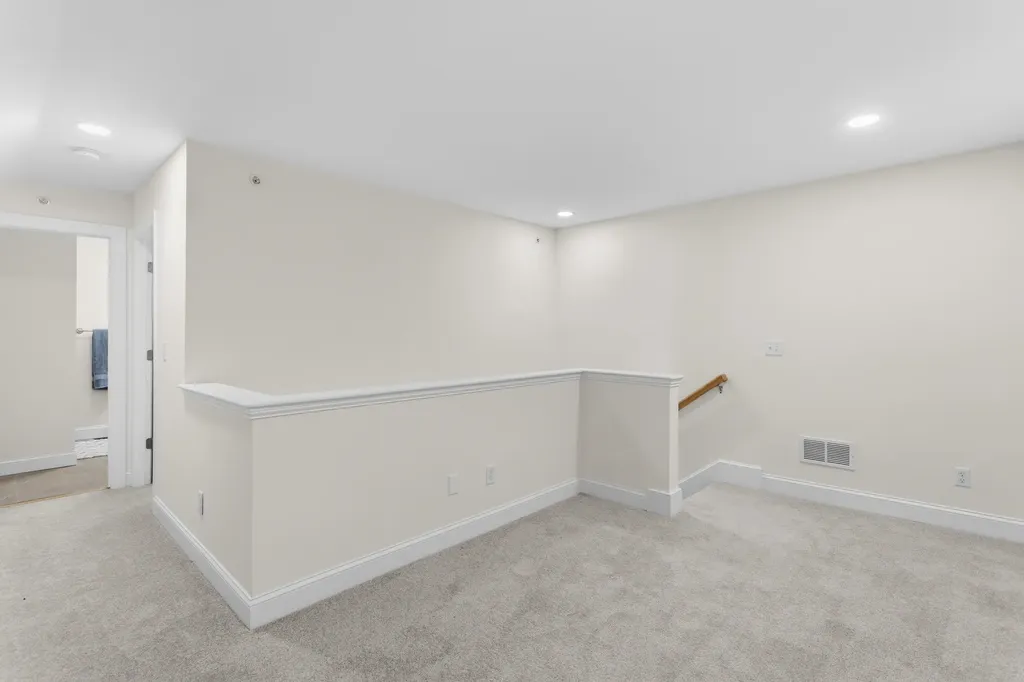 22 Angel Point Circle Goffstown NH 03045