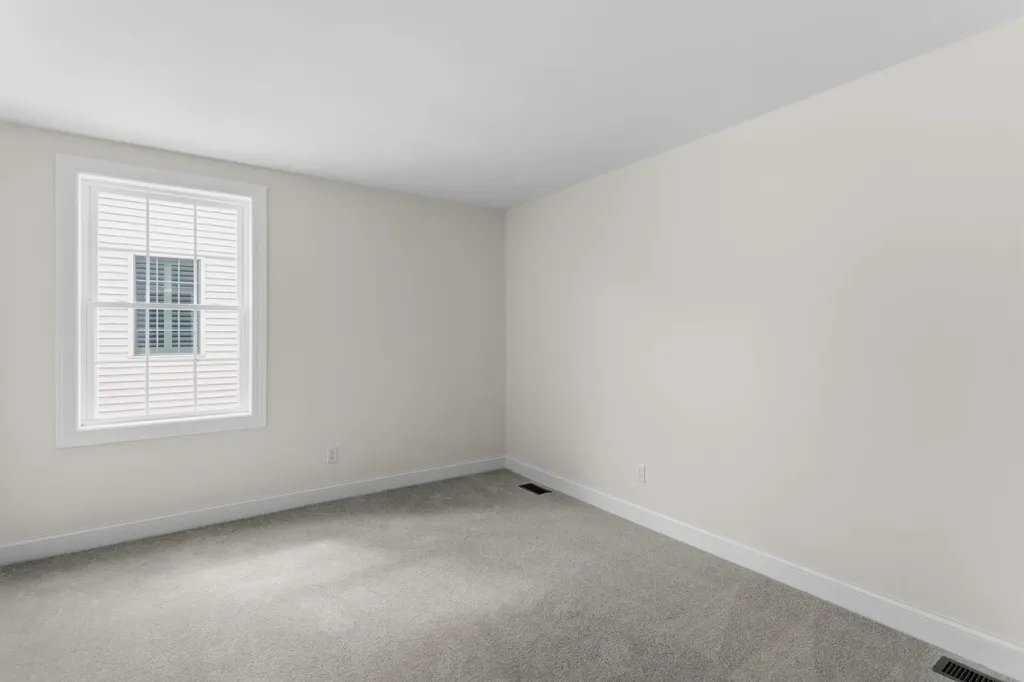 22 Angel Point Circle Goffstown NH 03045