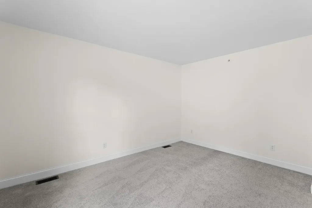22 Angel Point Circle Goffstown NH 03045