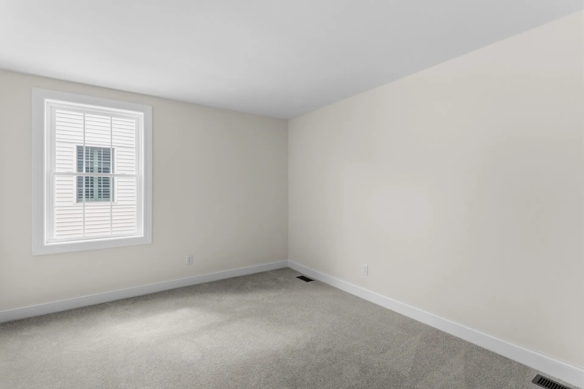 22 Angel Point Circle Goffstown NH 03045