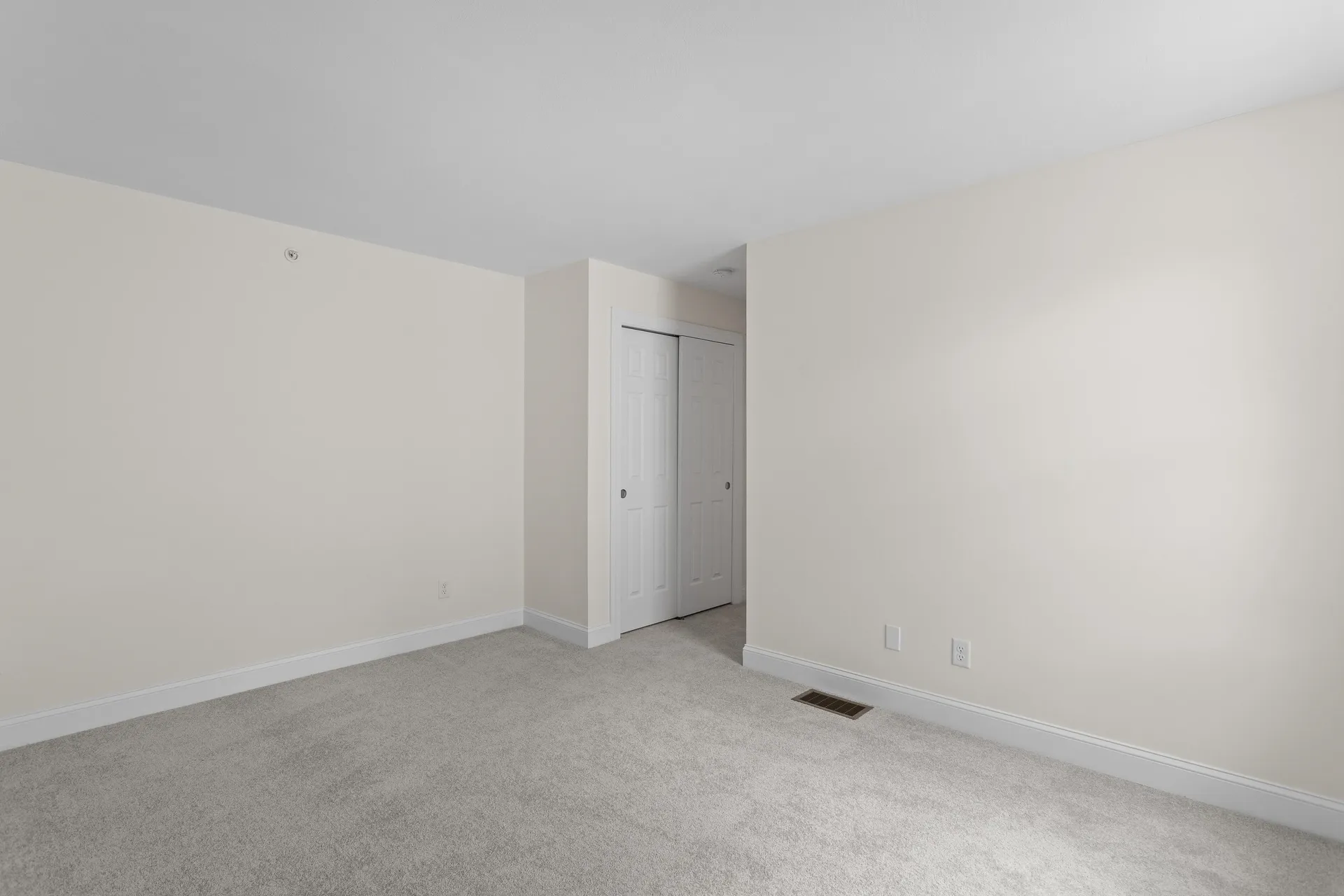 22 Angel Point Circle Goffstown NH 03045